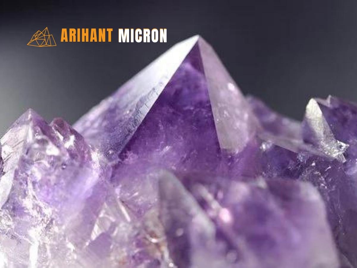 Amethyst.- PURPLE QUARTZ